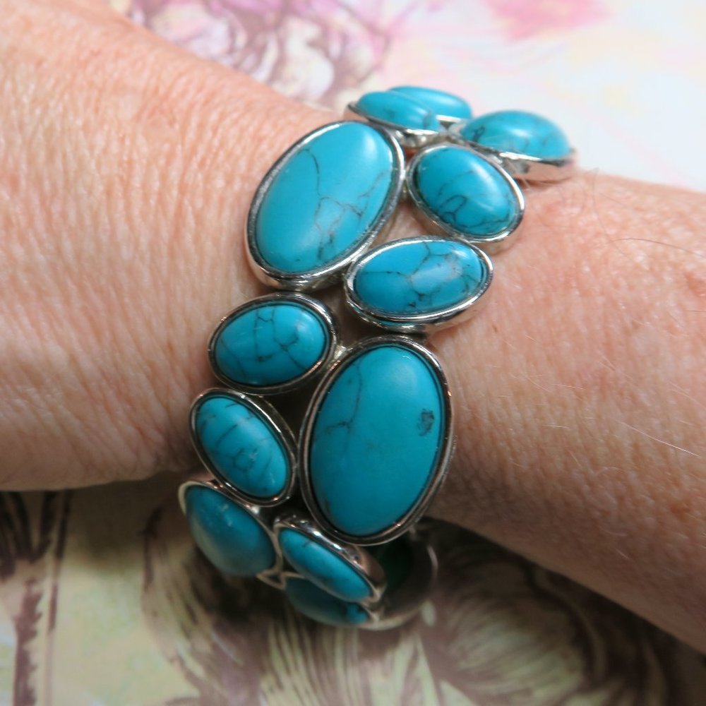 Chunky Turquoise Stone Jeweled Silver-Link Bracelet - Picture 2 of 3